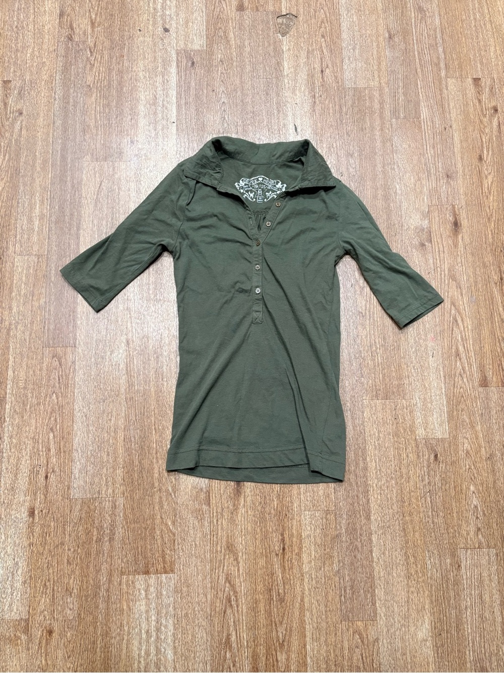Derek Heart Olive Green fitted top